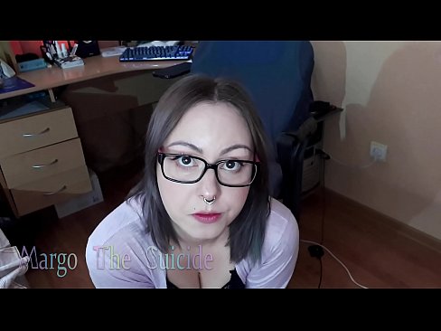 ❤️ Seksīga meitene ar brillēm sūc dildo dziļi kamerā ❌ Krievu porno pie mums ❌❤